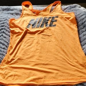NWOT Nike tank